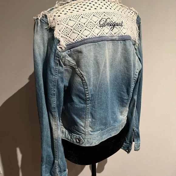 Jean jacket - Picture 4 of 7